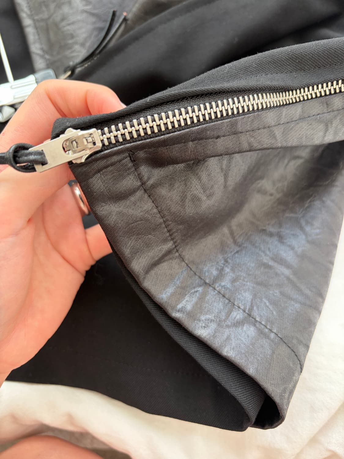 더즌매러 지퍼스커트 레더 상품이미지7