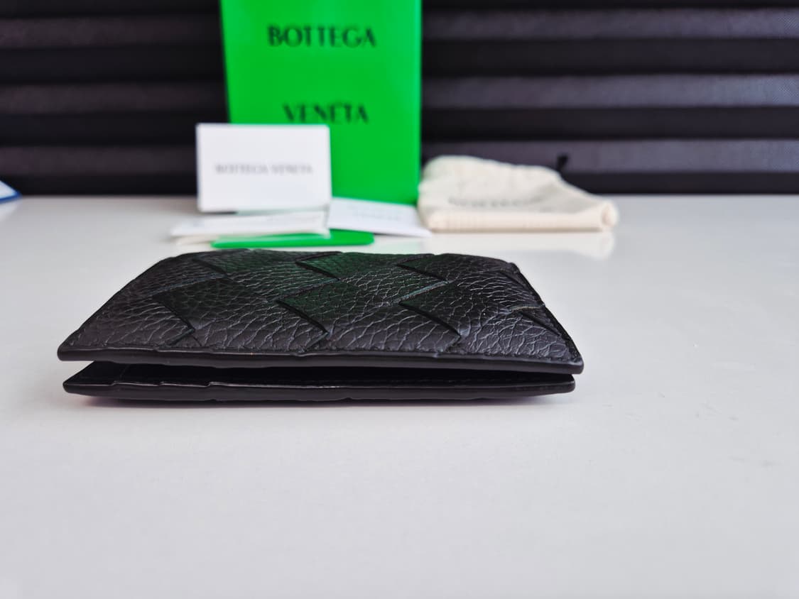 보테가베네타 안트레치아토 플랩 카드지갑 다크 그레이 상품이미지5