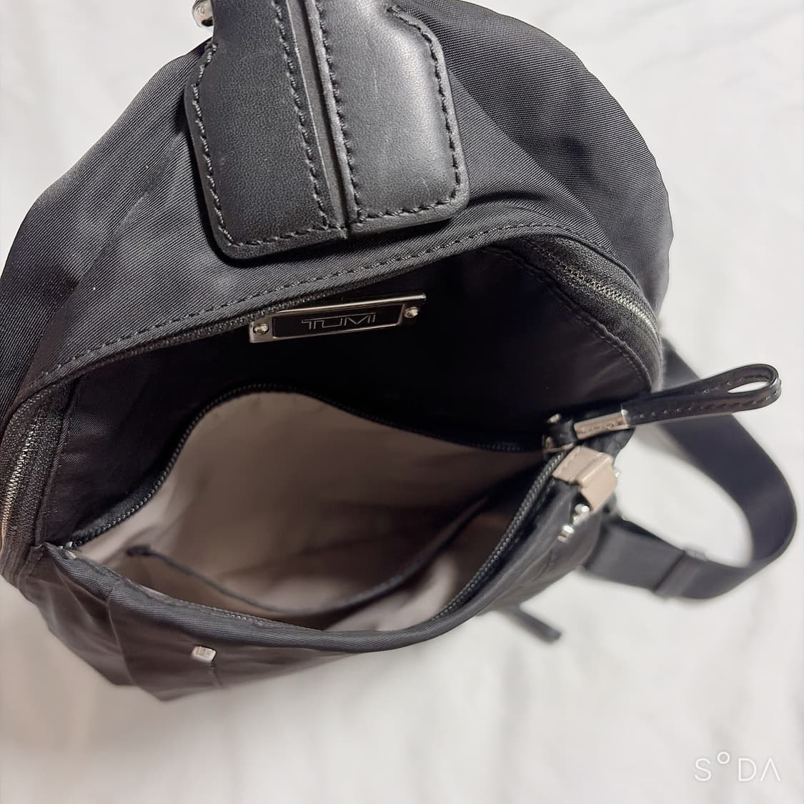 TUMI 투미 블랙 나일론 슬링백 상품이미지7