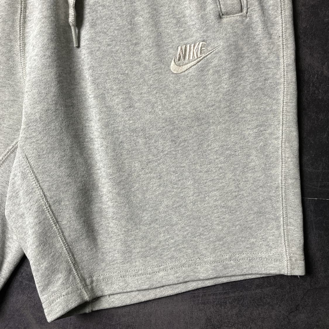 NIKE 나이키 그레이 밴딩 스웨트 하프팬츠 A01165 상품이미지4