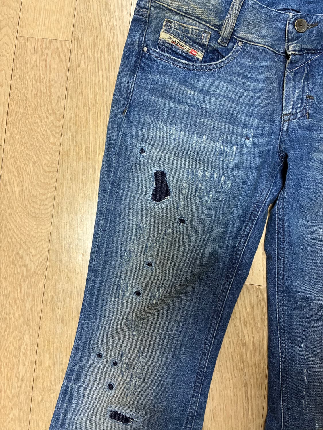 디젤 그런지 디스트로이드 플레어 부츠컷 데님 상품이미지5