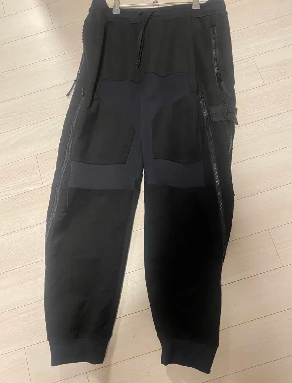 쉐도우프로젝트 블랙패치 지퍼조거팬츠 상품이미지1