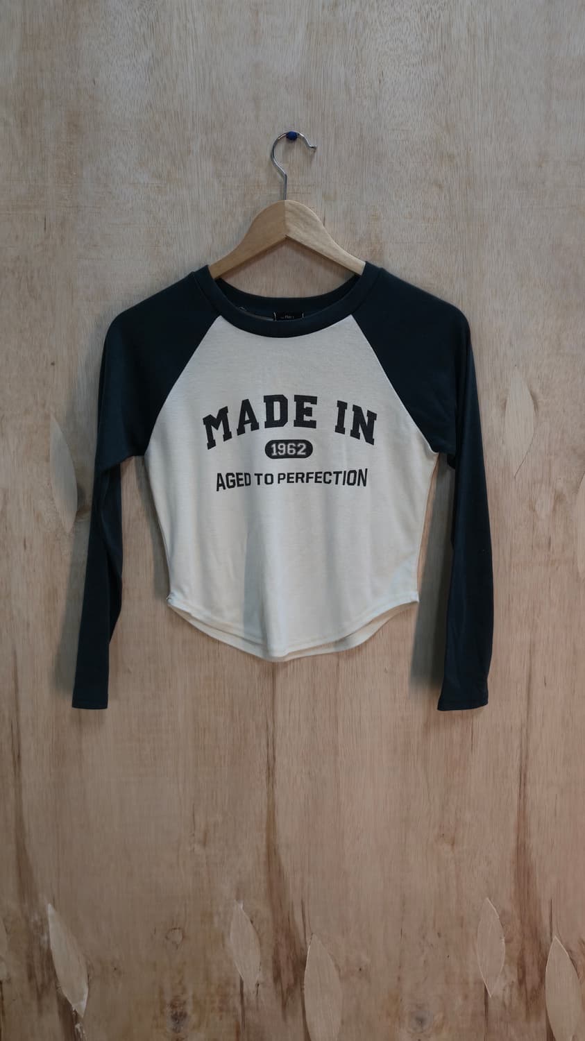 그린 아이보리 긴팔 크롭 티셔츠 상품이미지1