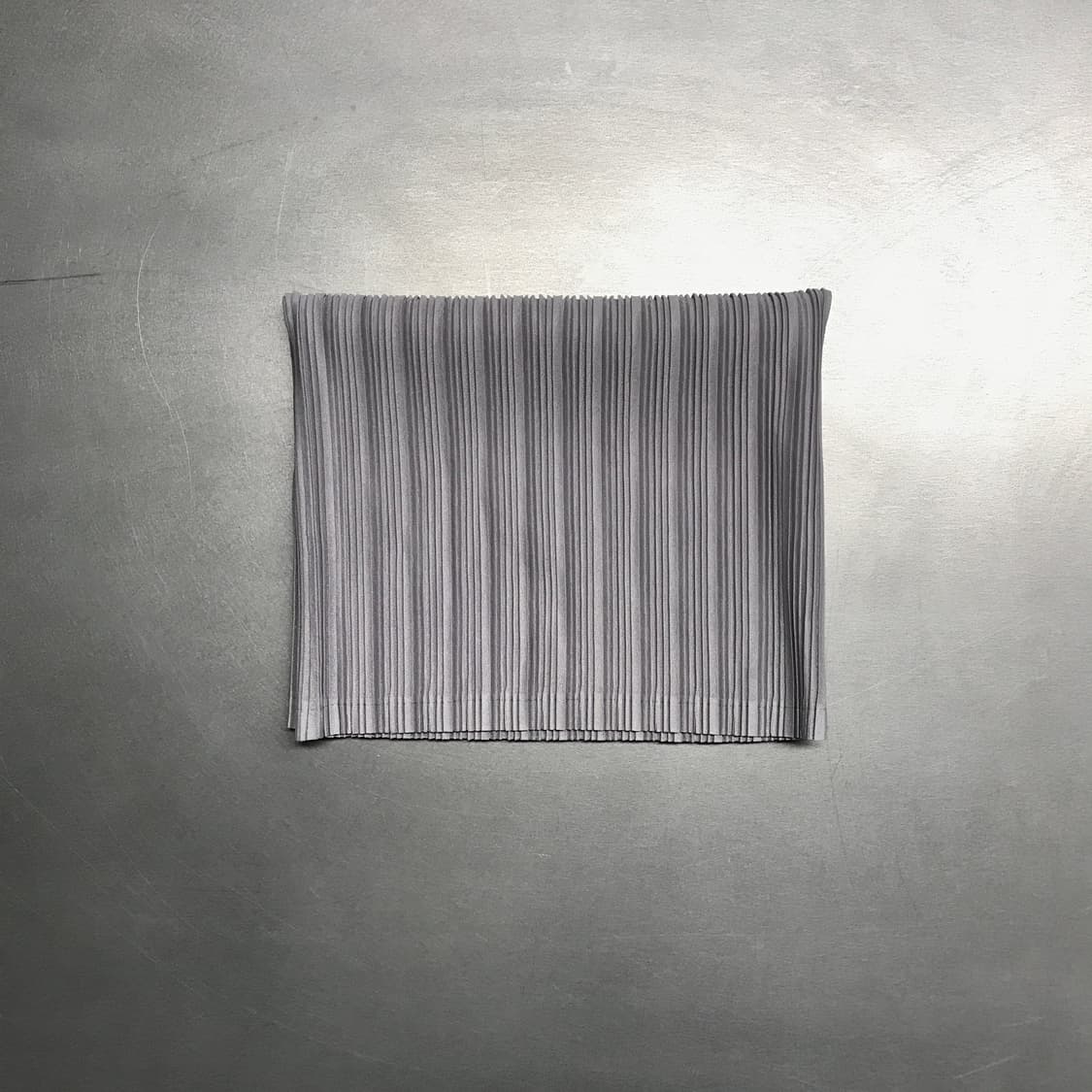 이세이 미야케 플리츠 플리즈 넥워머 그레이 상품이미지1