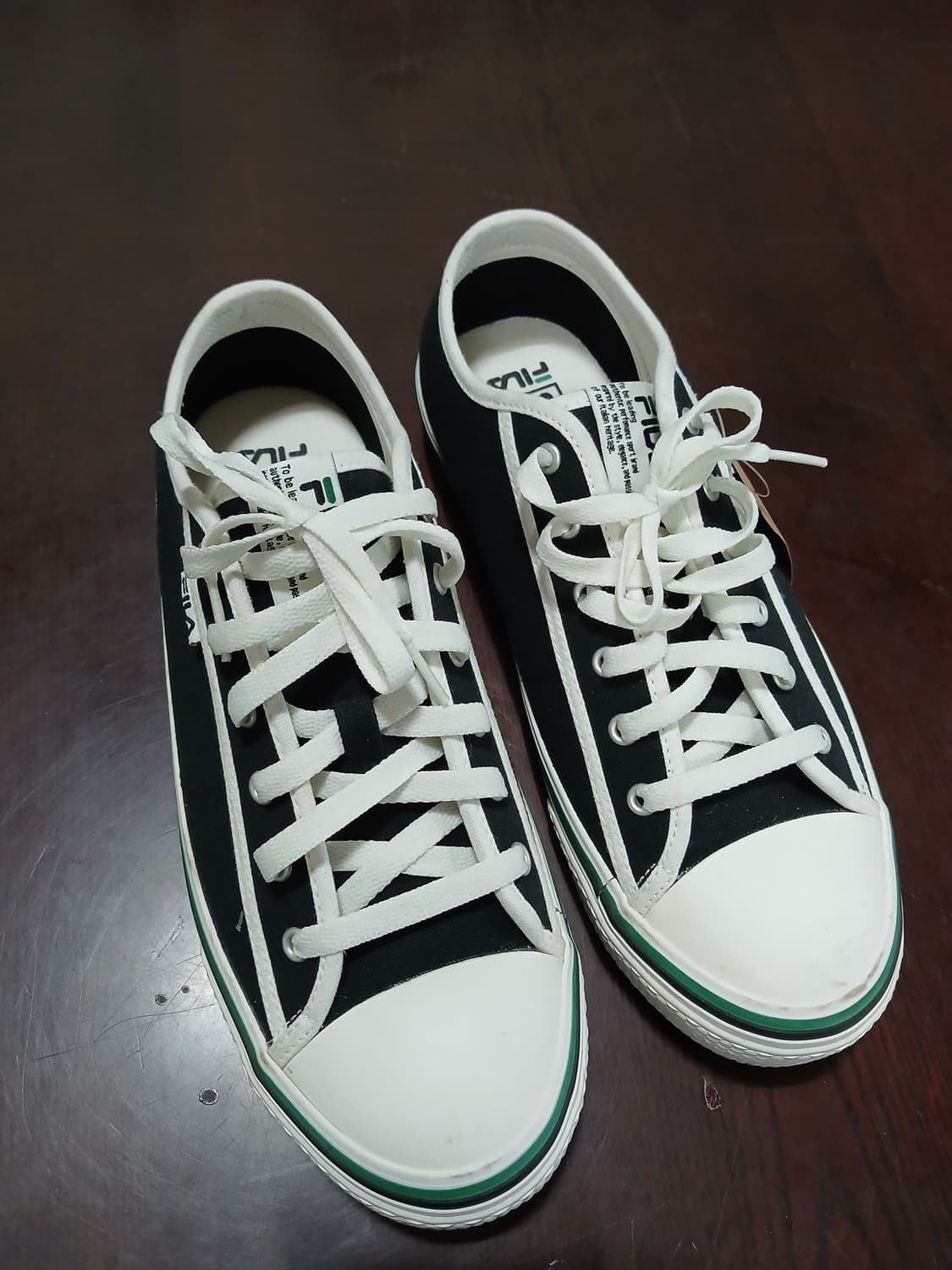 *휠라(FILA) 블랙 캔버스 스니커즈 270  상품이미지2