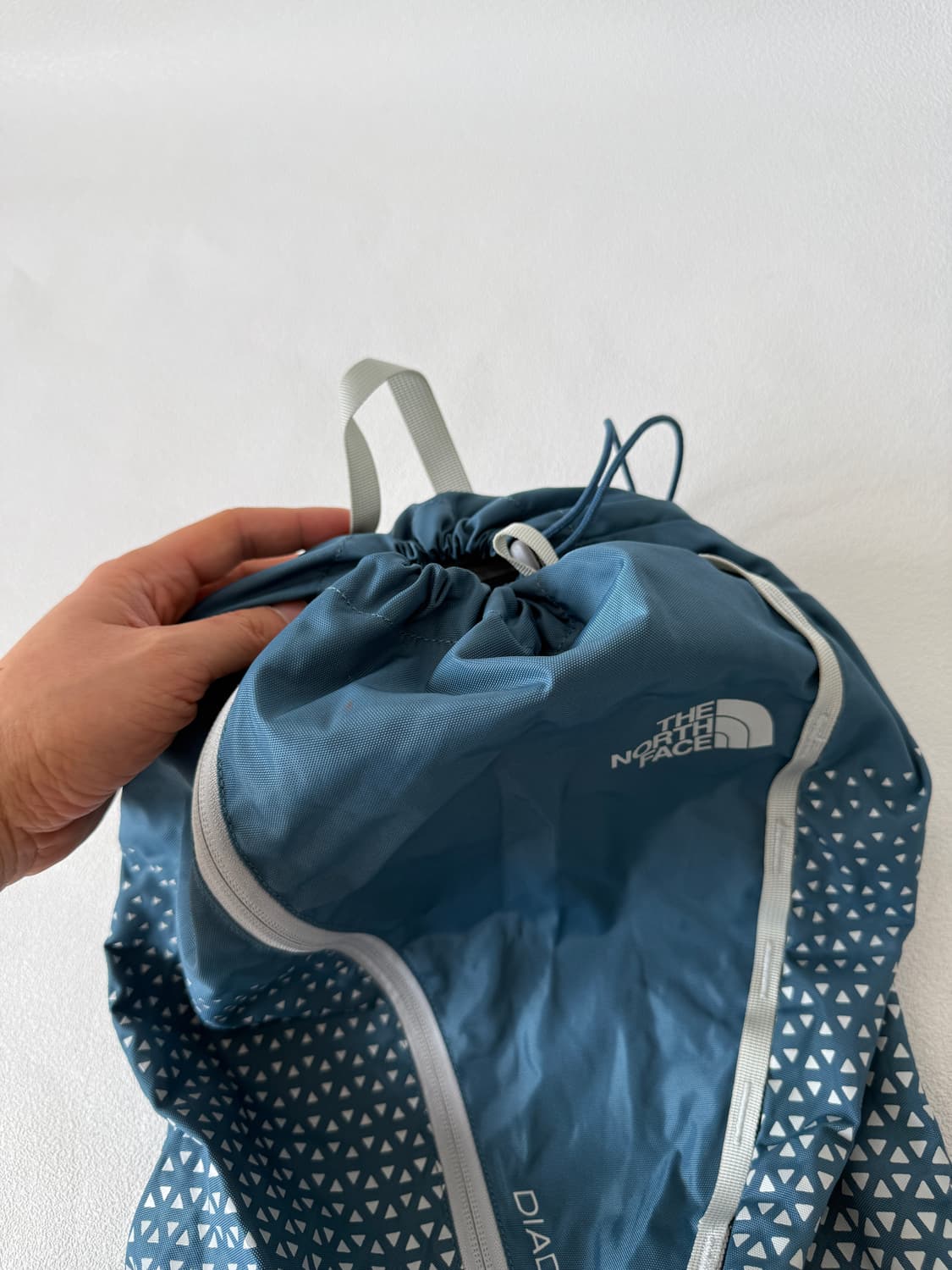 노스페이스(THE NORTH FACE) 경량 백팩 19L 상품이미지3