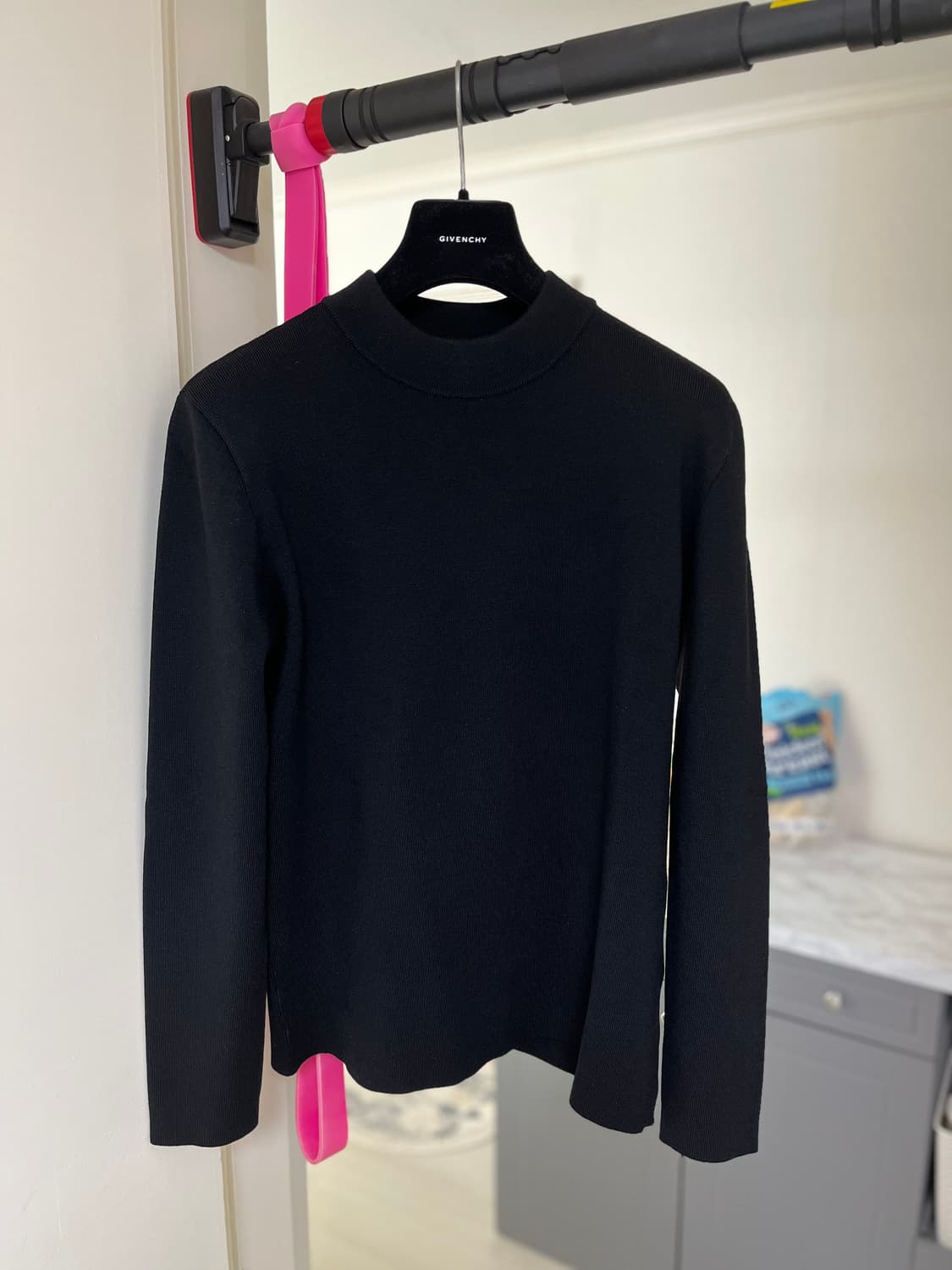 DKNY 디케이엔와이 / 반폴라 니트 / 블랙 / 사이즈 M 상품이미지1