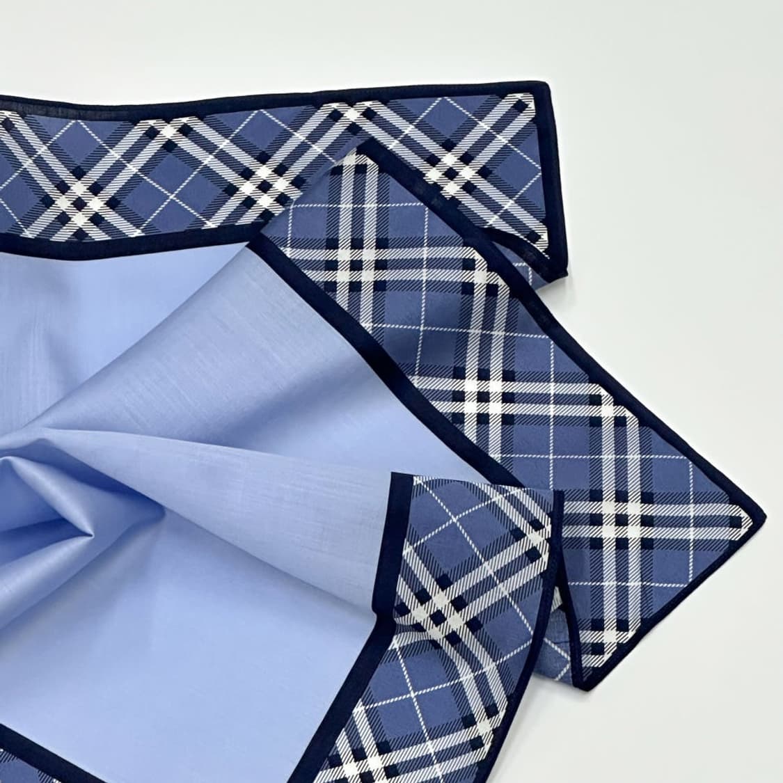 (새상품) burberry/ 버버리 쁘띠스카프 손수건 상품이미지1