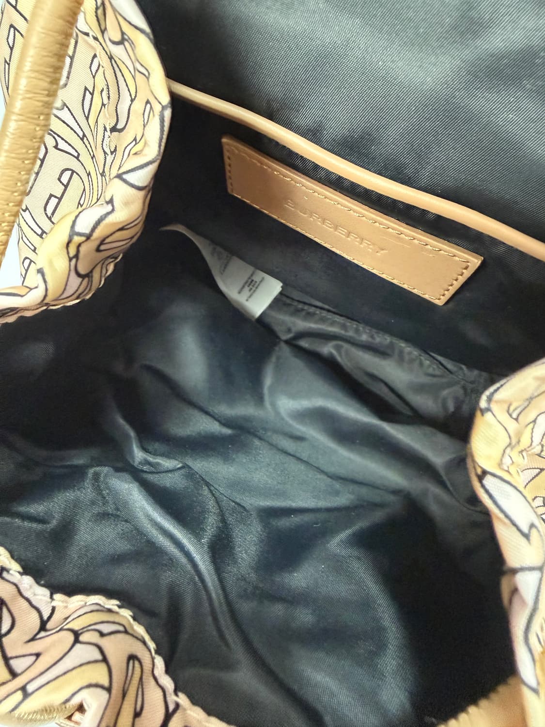 버버리 RUCKSACK 모노그램 프린트 나이론 여성 백팩  상품이미지8