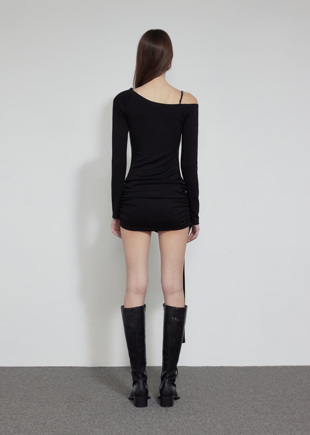 [새상품] 보헤미안서울 보헴서 커브드 헴 미니 드레스 블랙 상품이미지2