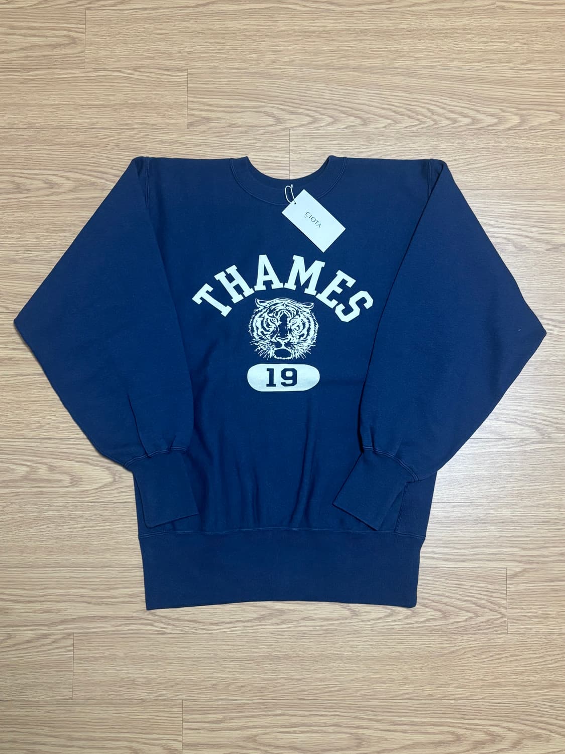 [새상품] 시오타 CIOTA 스웻셔츠 맨투맨 네이비 3 사이즈 상품이미지1