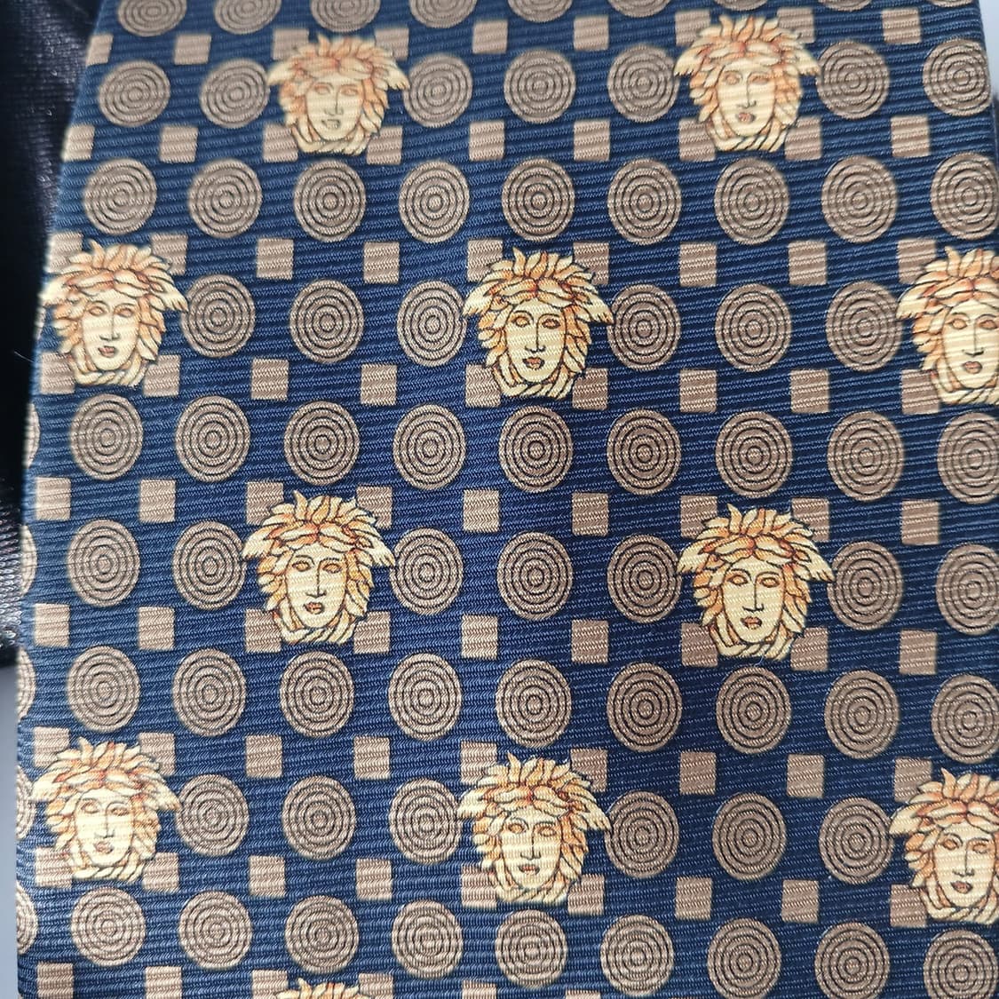 베르사체 실크 메두사 올오버 패턴 넥타이 9.7cm A등급 a19711 상품이미지5