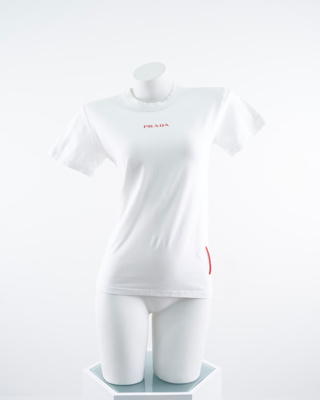 PRADA 레드네임 스몰로고 디테일 반팔 티셔츠 상품이미지1