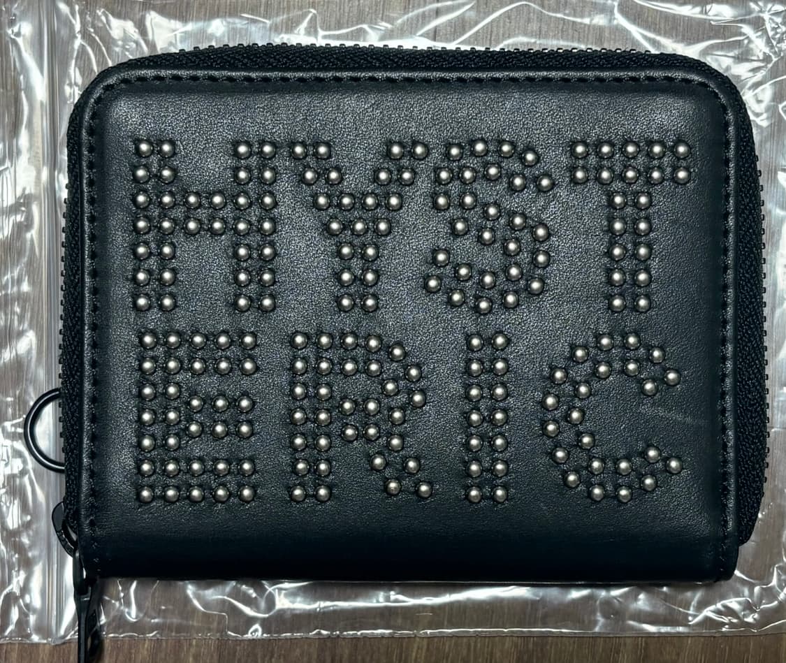 히스테릭 글래머 로고 스터드 라운드 집 미니 월렛 블랙 상품이미지1