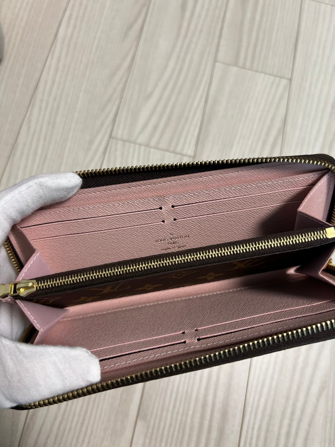 루이비통 모노그램 클레망스 지퍼 장지갑 상품이미지4