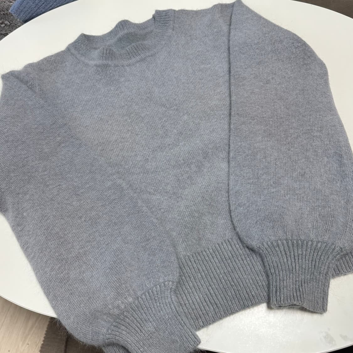 그레이 앙고라 긴팔 니트 스웨터 거의 새것 상품이미지2