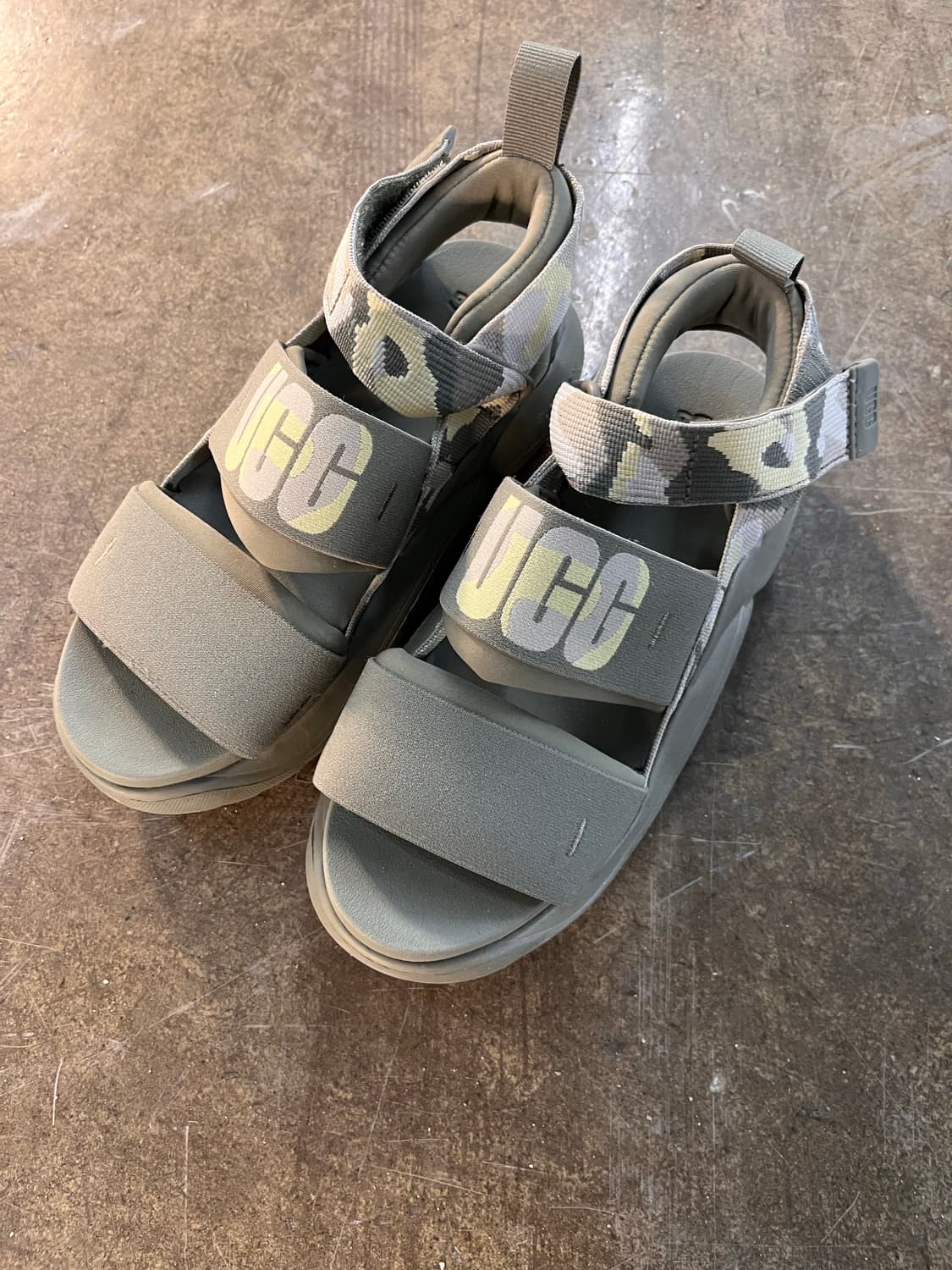 UGG 어그 골든글로우 샌들 235 상품이미지1