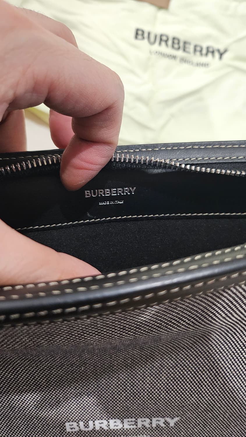 버버리 호스 페리 프린트 코튼 캔버스 클러치 상품이미지9