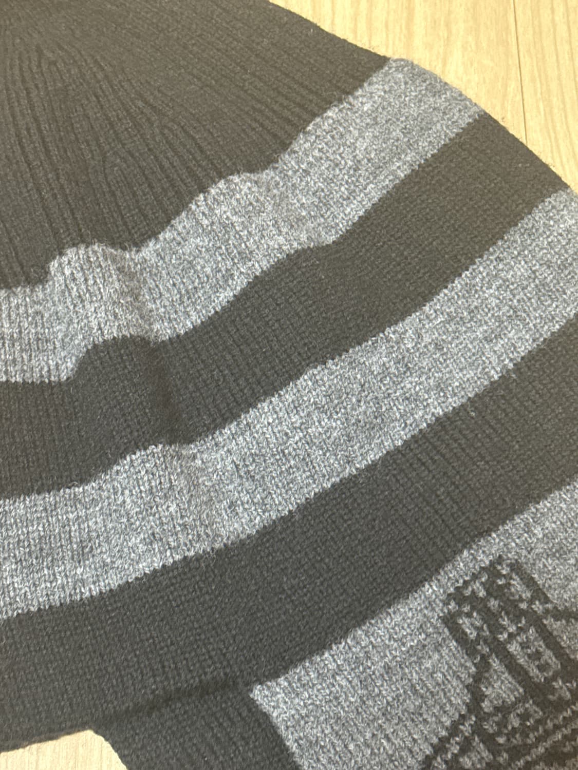 비비안웨스트우드 이어플랩 블랙 상품이미지2