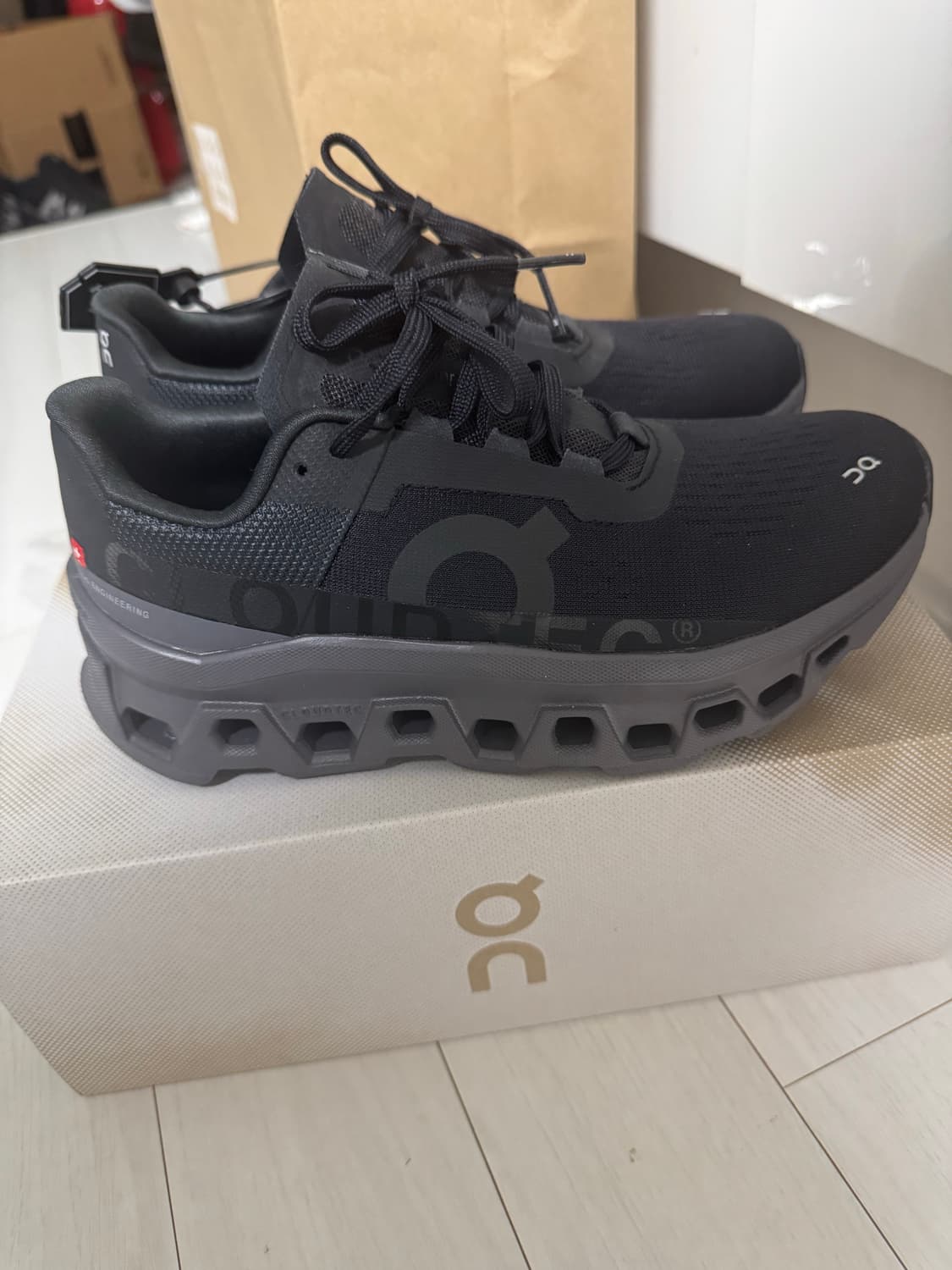 [새상품]온러닝 클라우드몬스터 블랙마그넷 230w 상품이미지2