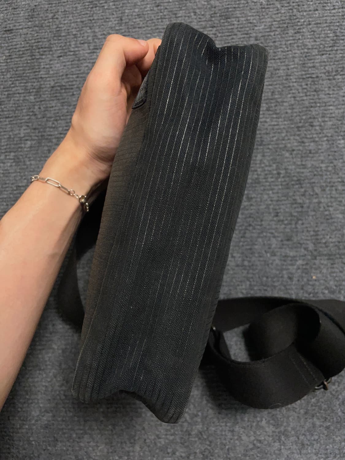 포터 드로잉 블랙 스트라이프 숄더백 상품이미지6