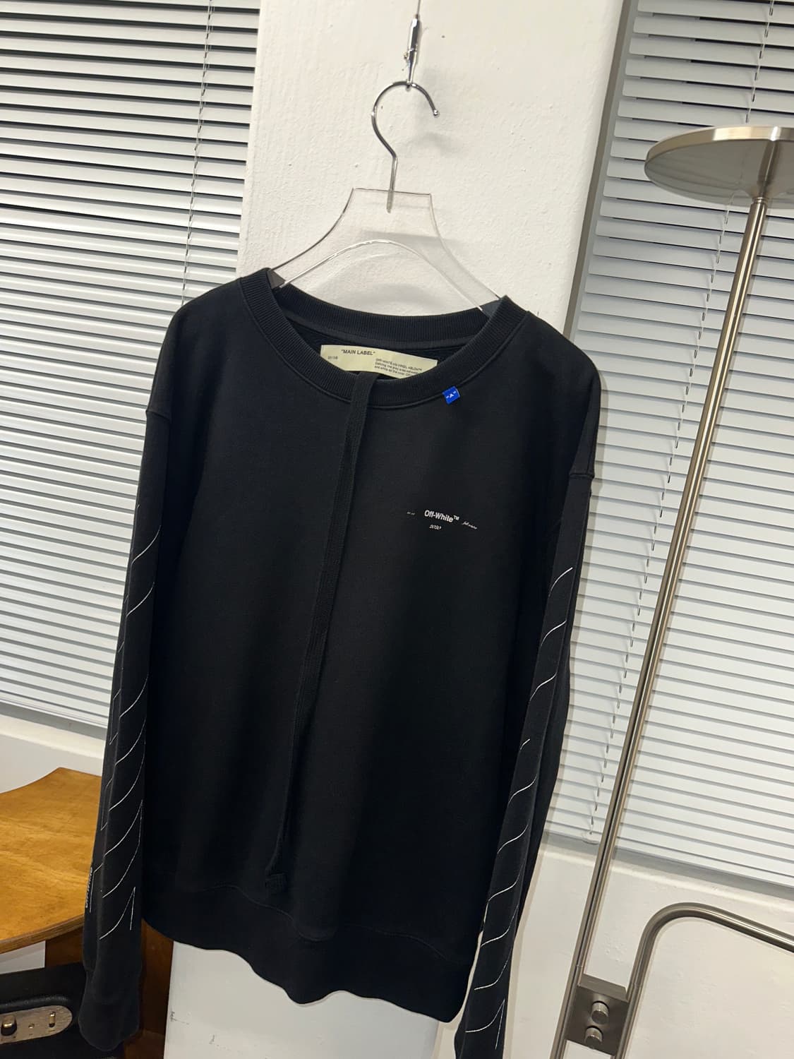 OFF WHITE 에로우 맨투맨 (블랙 M) 상품이미지4