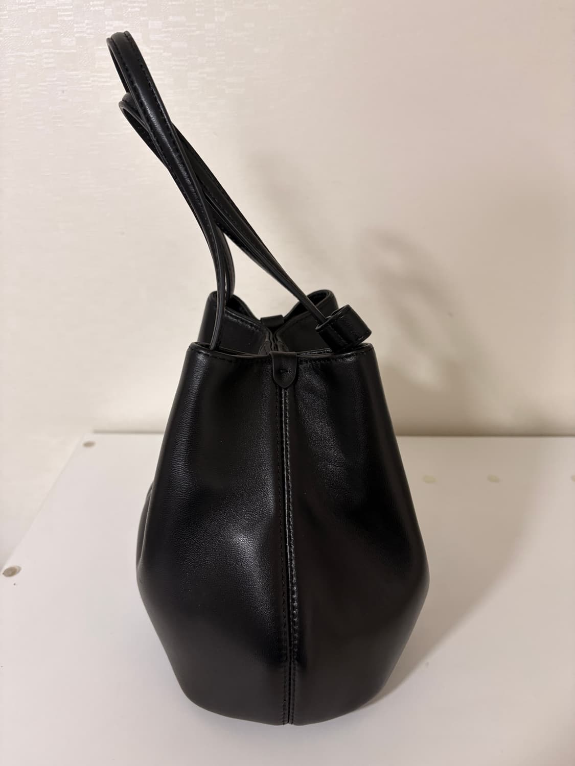 아뜰리에드루멘 봉발롱백 블랙 상품이미지4