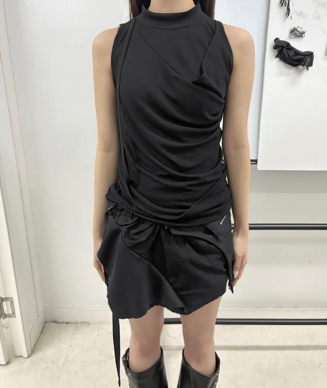 Flare up Draped Sleeveless Top 상품이미지1