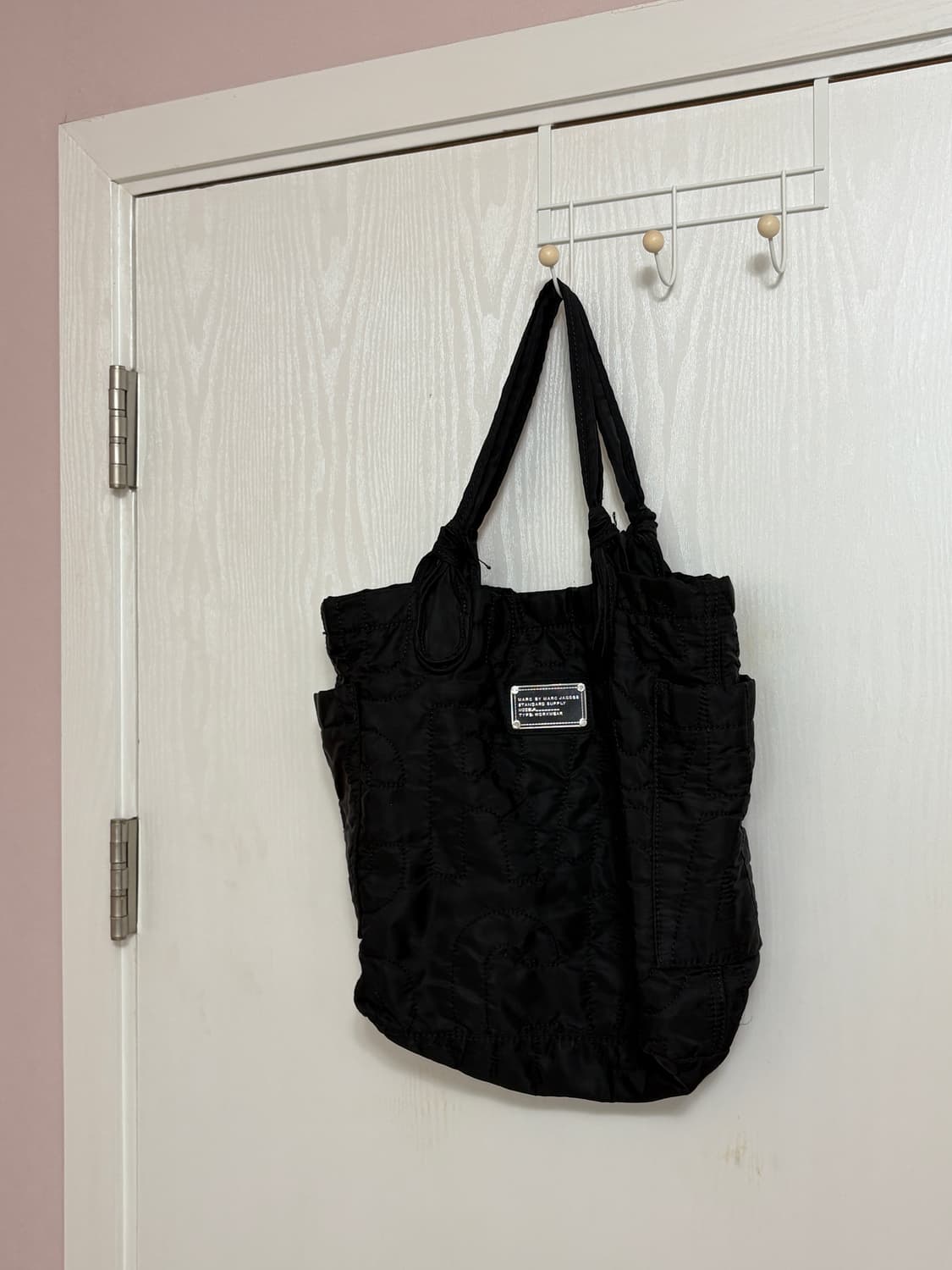 마크 제이콥스 나일론 퀼팅 토트백 상품이미지1