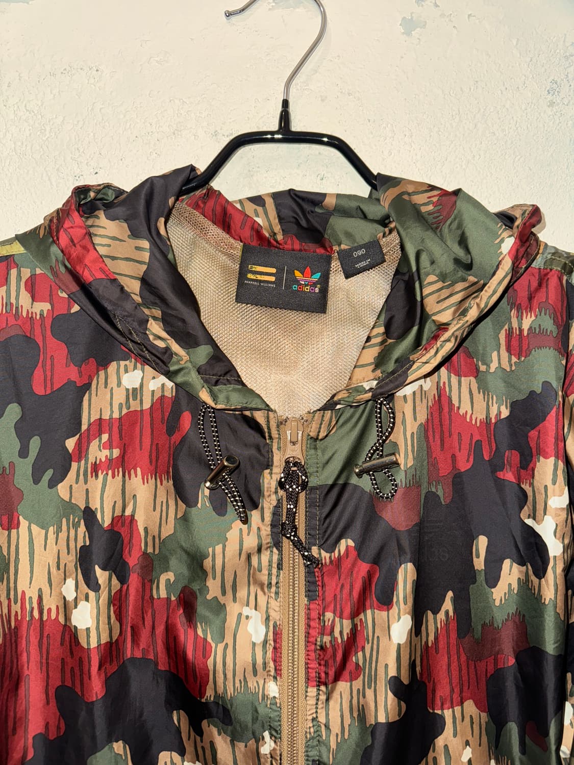 Adidas 아디다스 퍼렐 휴 카모 윈드브레이커 상품이미지2