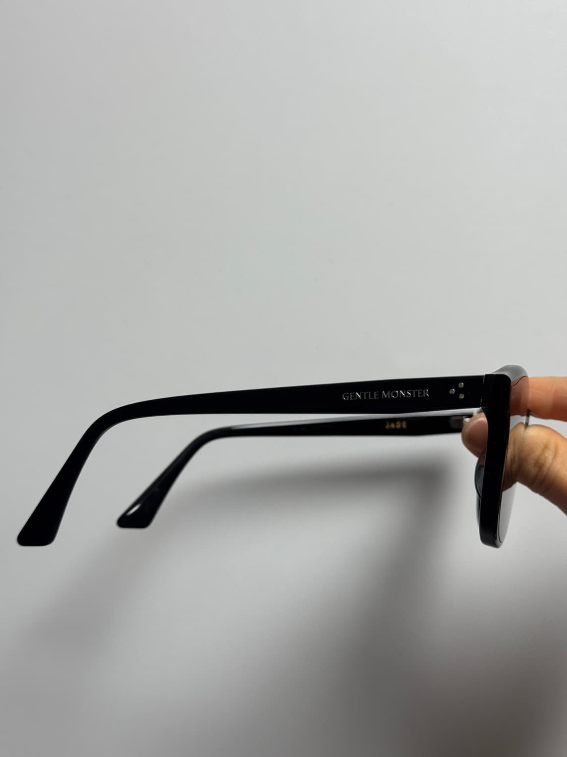 젠틀몬스터 상품이미지4