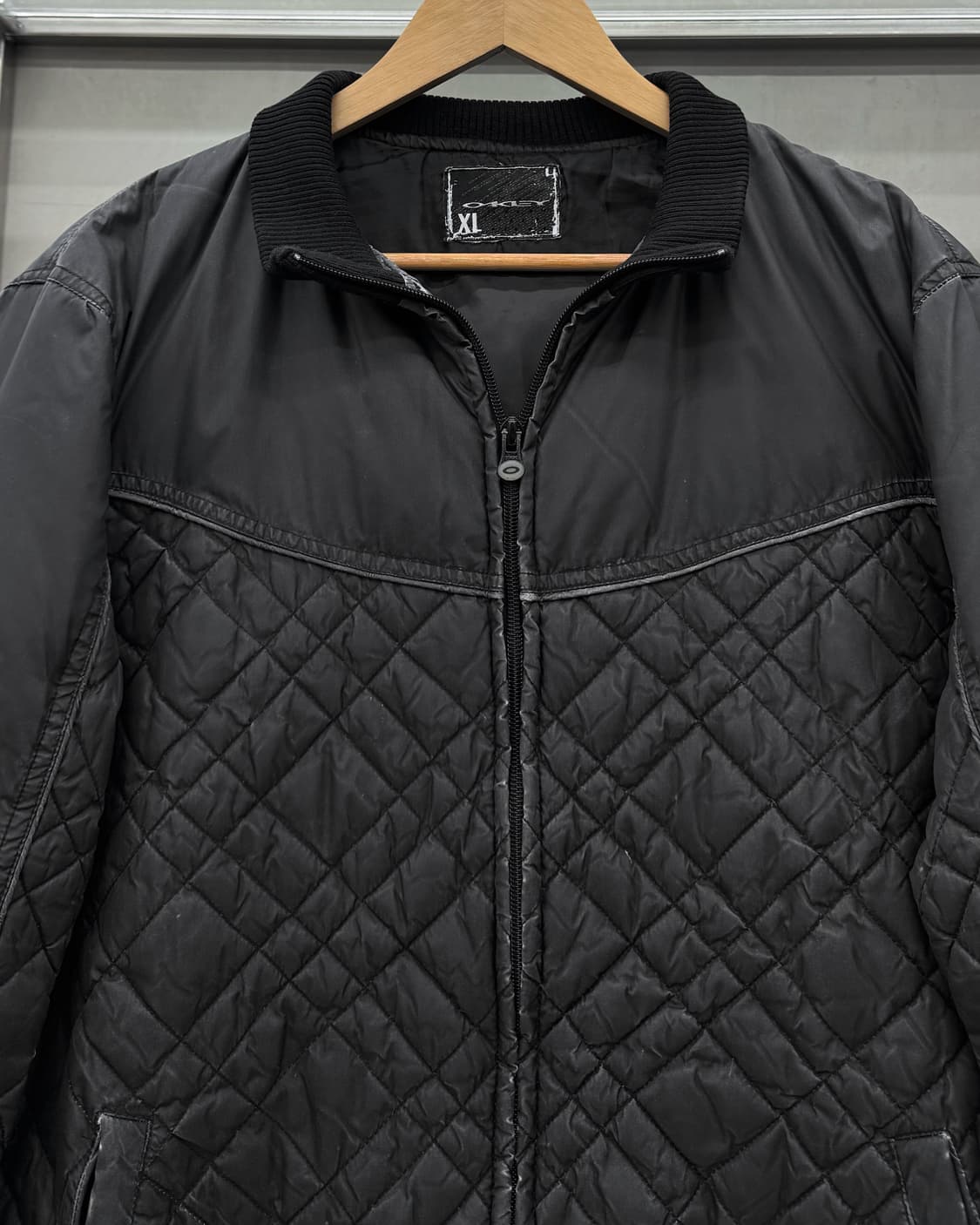 오클리 00s 스톤 워시드 퀼팅 자켓 블랙 상품이미지3