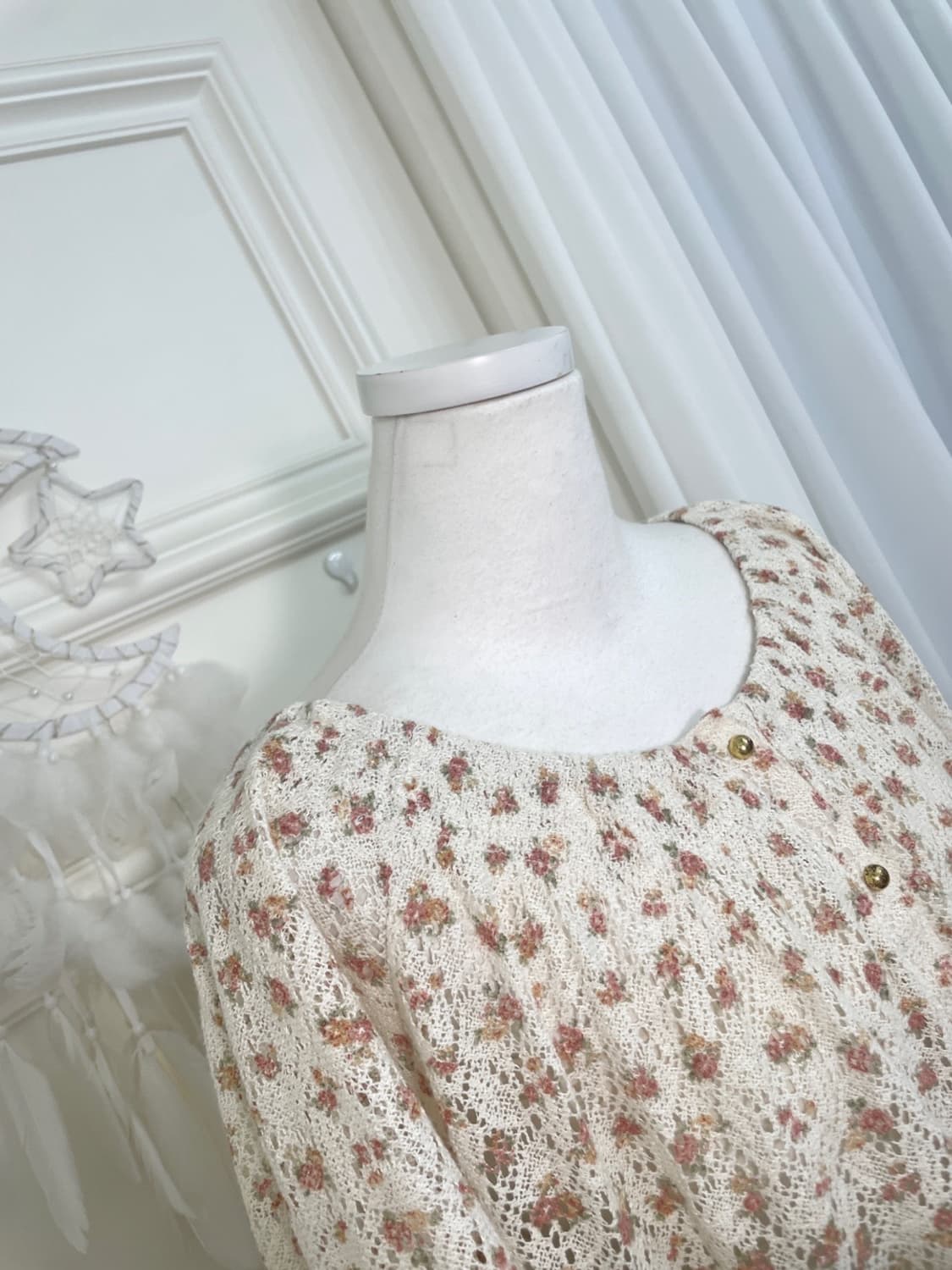 ivory flower lace off-shoulder crochet t 상품이미지9