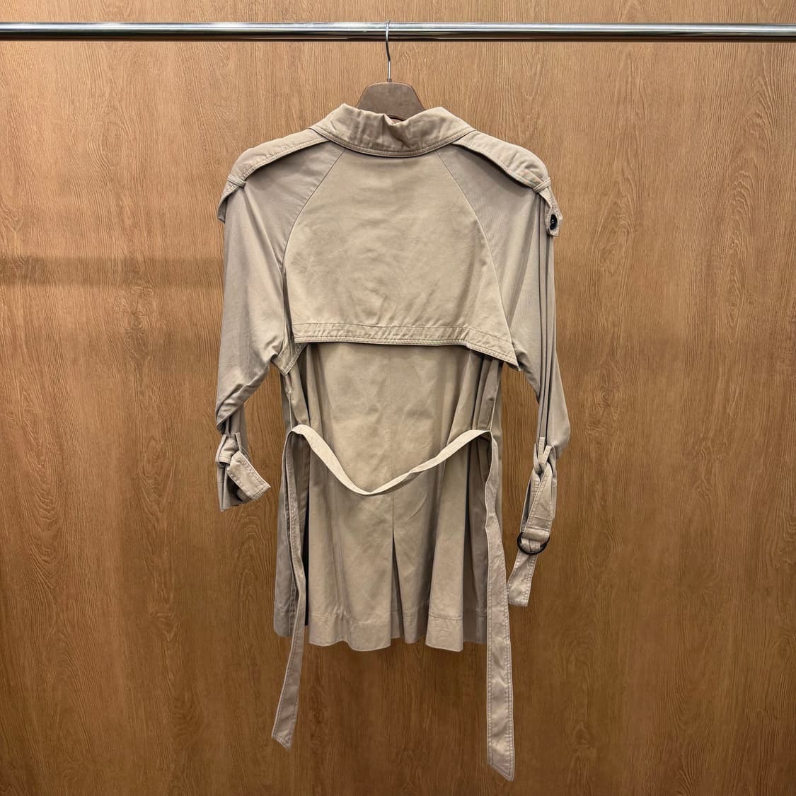 막스마라 트렌치 코트 더블 브레스트 견장 디테일 레귤러핏 베이지 상품이미지3