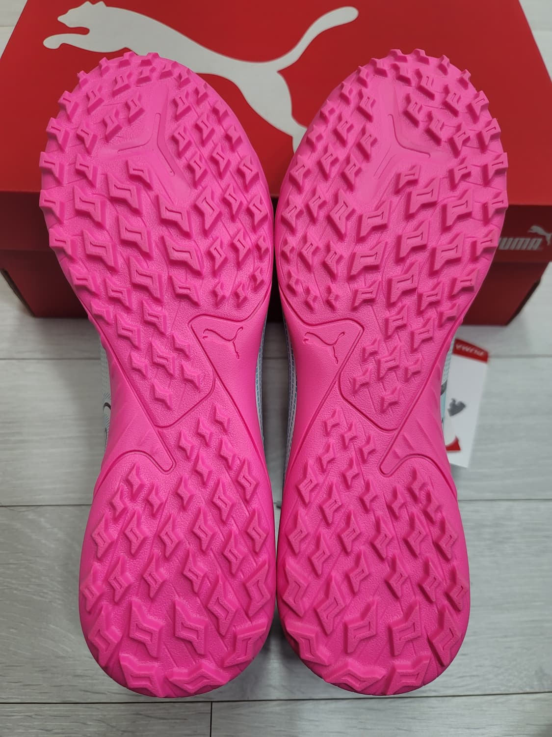 (250)푸마 풋살화 퓨처 7 플레이 TT[대전 직거래도 가능] 상품이미지8