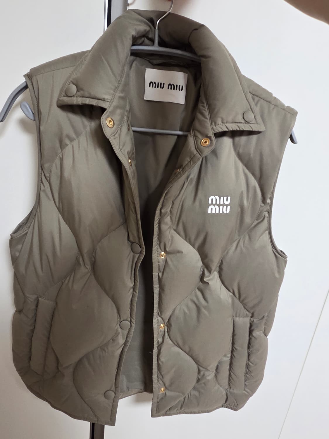 미우미우 패딩조끼 상품이미지1
