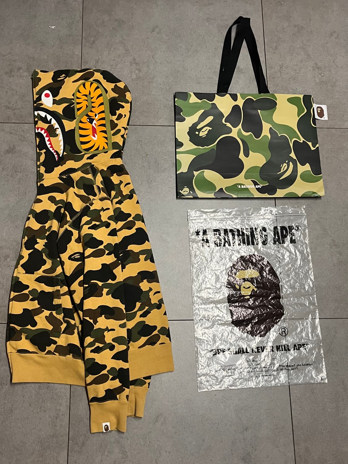 베이프 황계 샤크 후드집업 상품이미지2