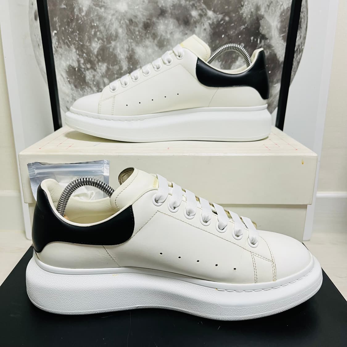 정품 42) 알렉산더 맥퀸 오버솔 스니커즈 270~275 상품이미지2