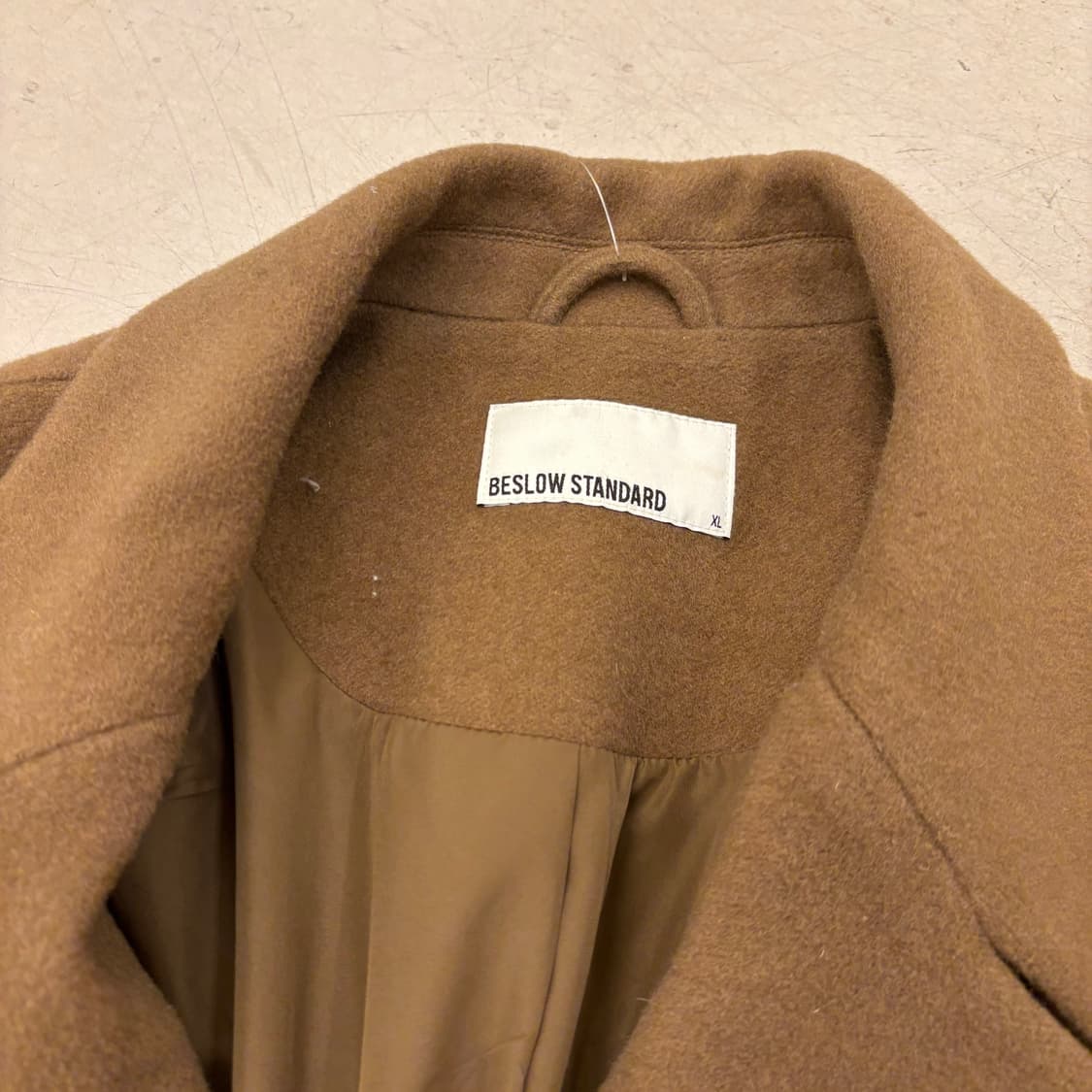 비슬로우 스탠다드 더블 브라운 롱코트 상품이미지3