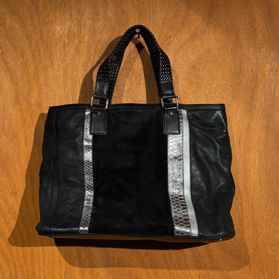 MCM 이태리 메탈로고 가죽 토트백 상품이미지3