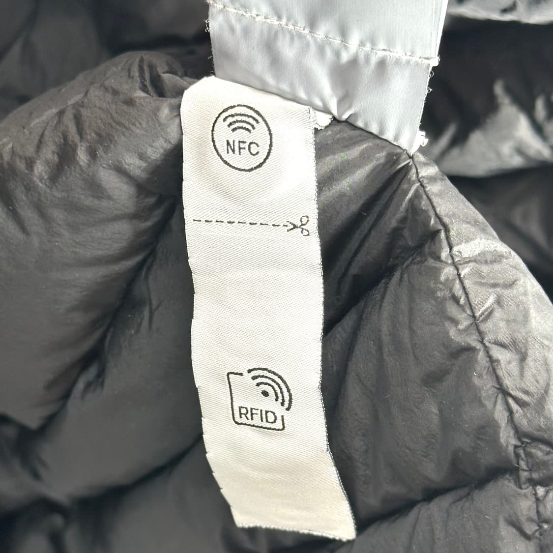 [국내 105] 스톤아일랜드 룸우븐 경량패딩 블랙 M 상품이미지6