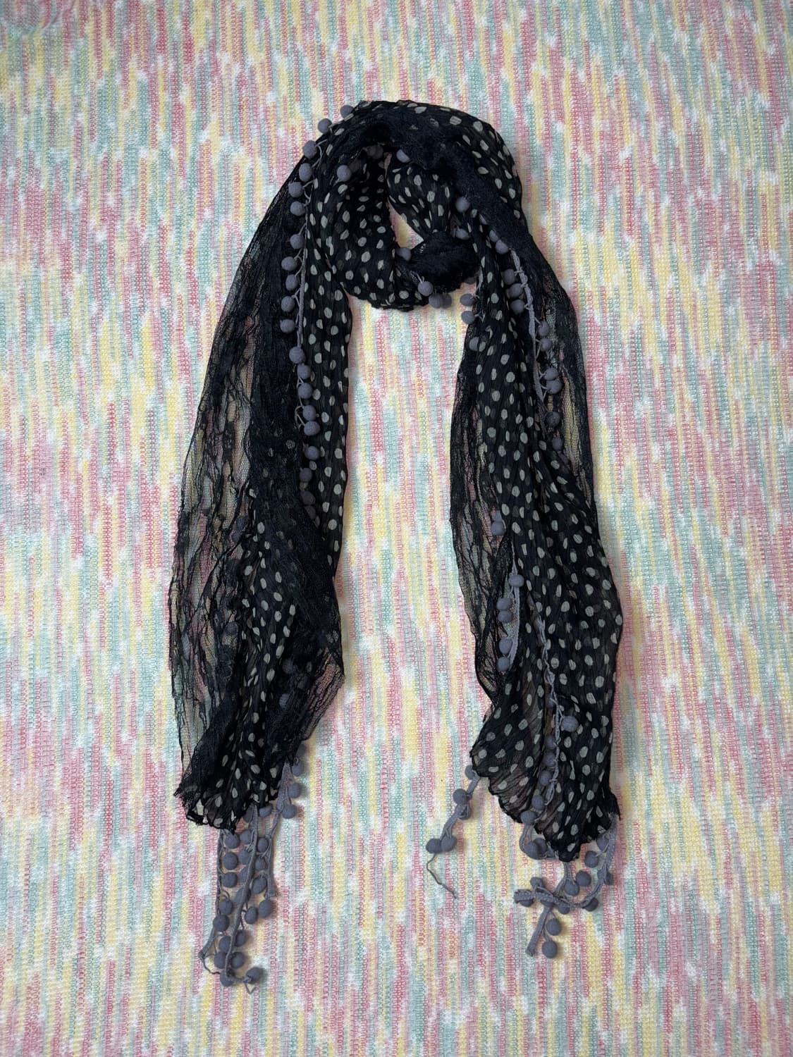 블랙 도트 폼폼 스카프 상품이미지1