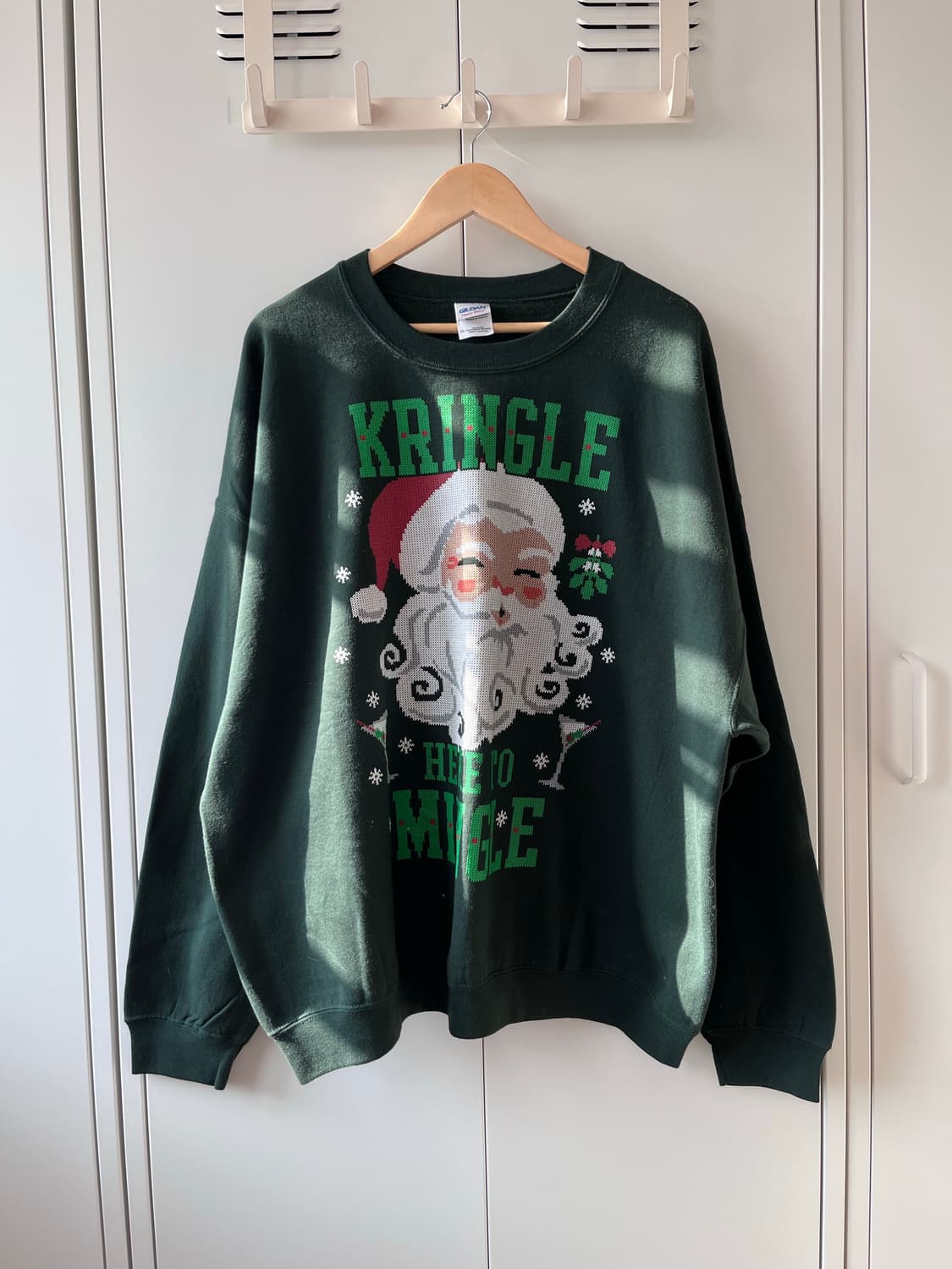 Gildan 크리스마스 산타 오버핏 맨투맨  상품이미지2