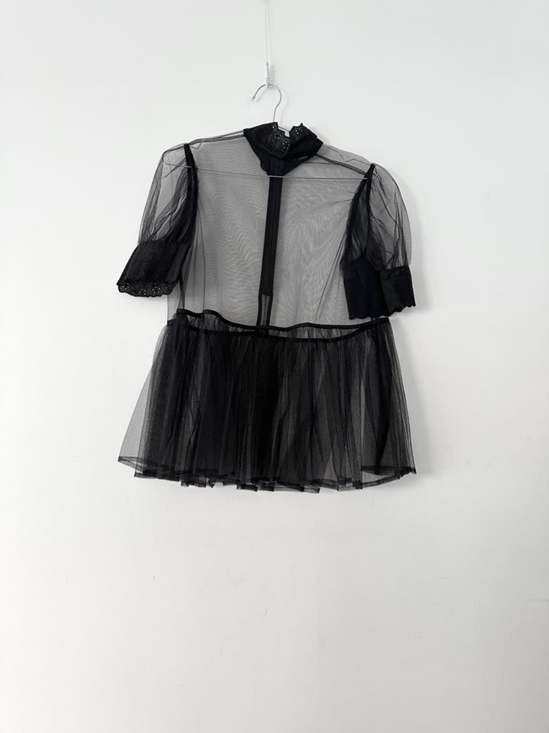 Tulle layered blouse / black 상품이미지2