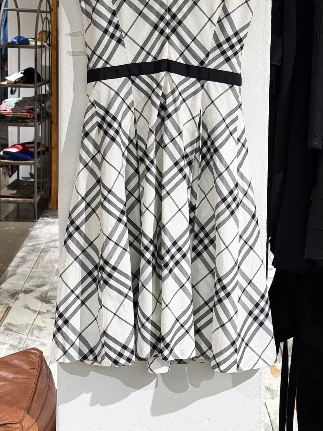 버버리 블루라벨 화이트 체크 슬리브리스 탑 원피스 상품이미지6