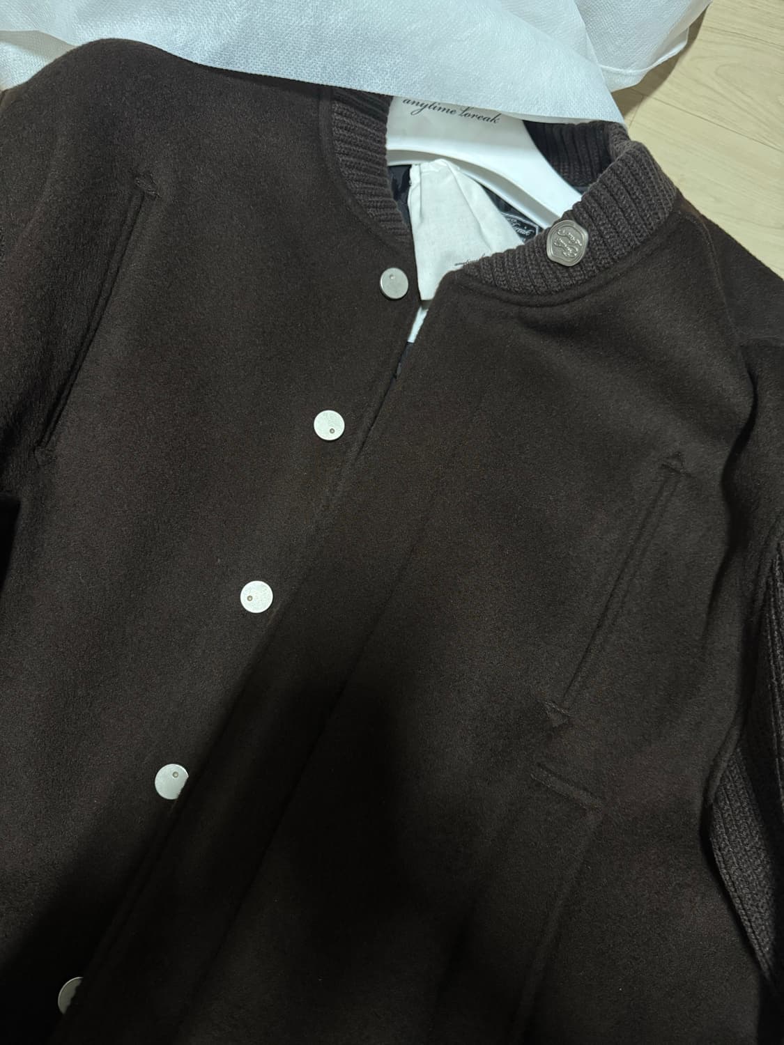 애니타임로릭 Tulip Varsity Jacket- Brown 상품이미지4