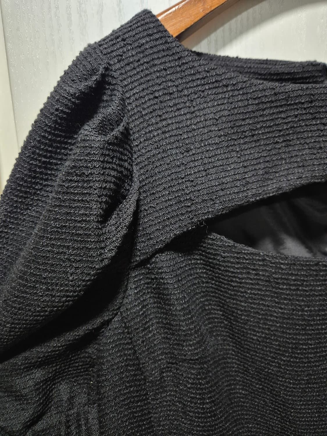 (타임세일)(새상품)OUTSHELL 블랙 퍼프 반팔 원피스 상품이미지5