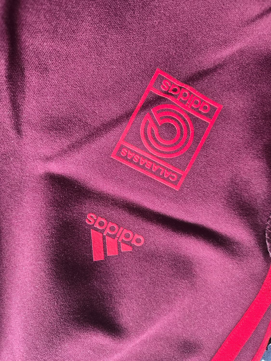 아디다스 이지 칼라바사스 마룬 XS 상품이미지2