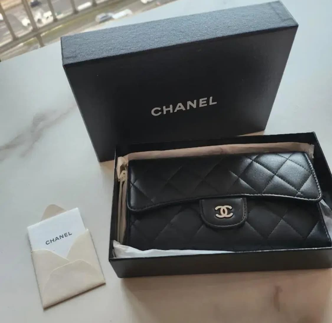 샤넬장지갑 클래식플랩 램스킨 은장
 상품이미지2