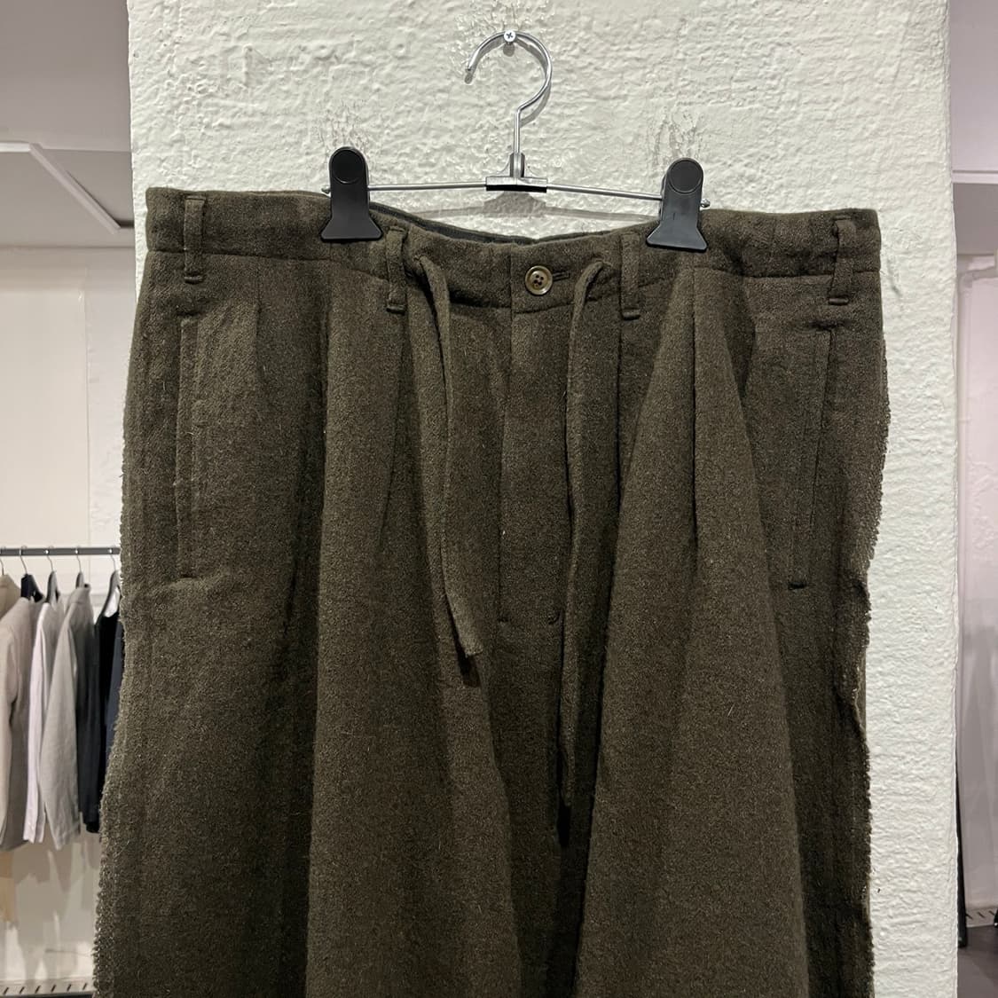 요지야마모토 울 벌룬팬츠 카키 상품이미지2